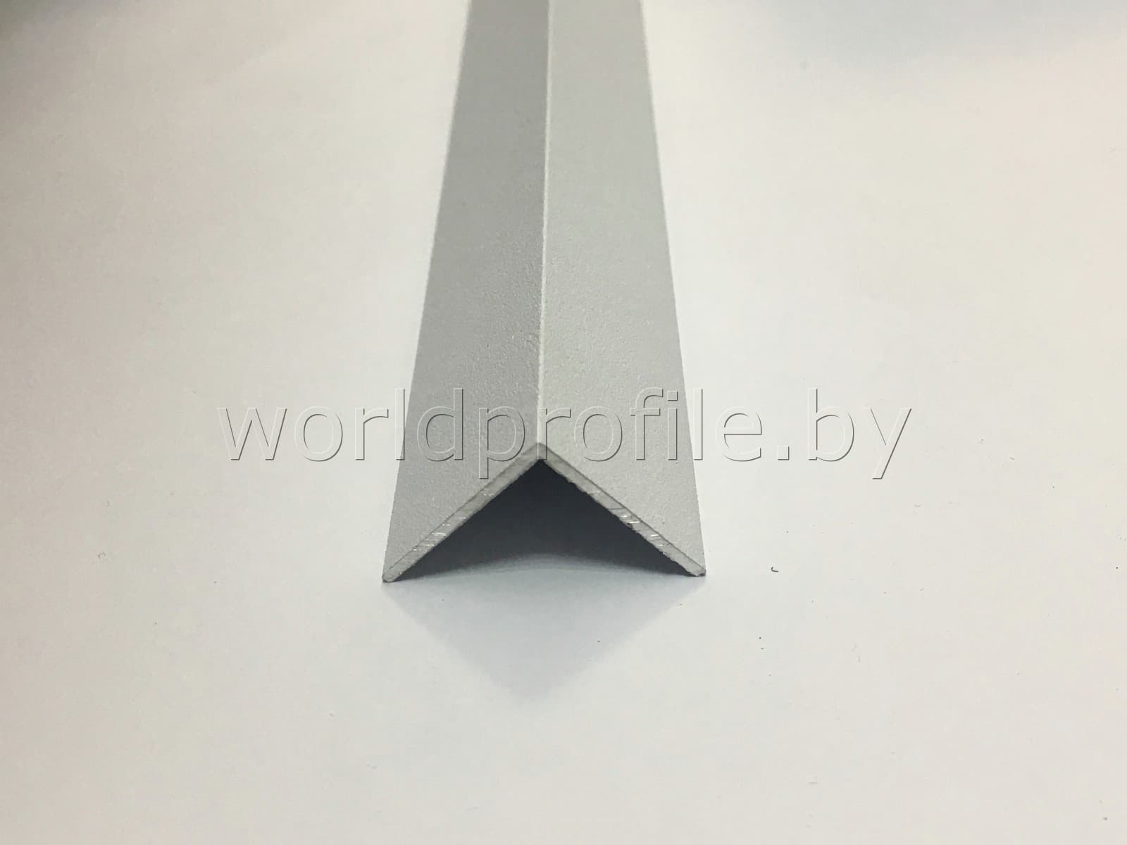 Уголок алюминиевый 20х20х1,2 (2,7 м), цвет белый мат